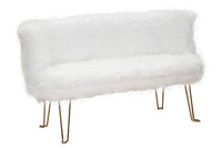 Divano in tessuto bianco peluche cm 134x54x77