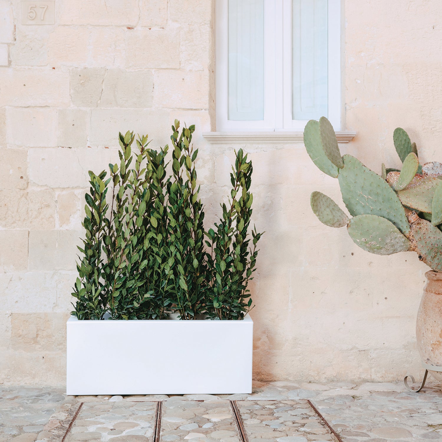 Vaso fioriera in resina rettangolare 40x100 Bianco mod. Matera