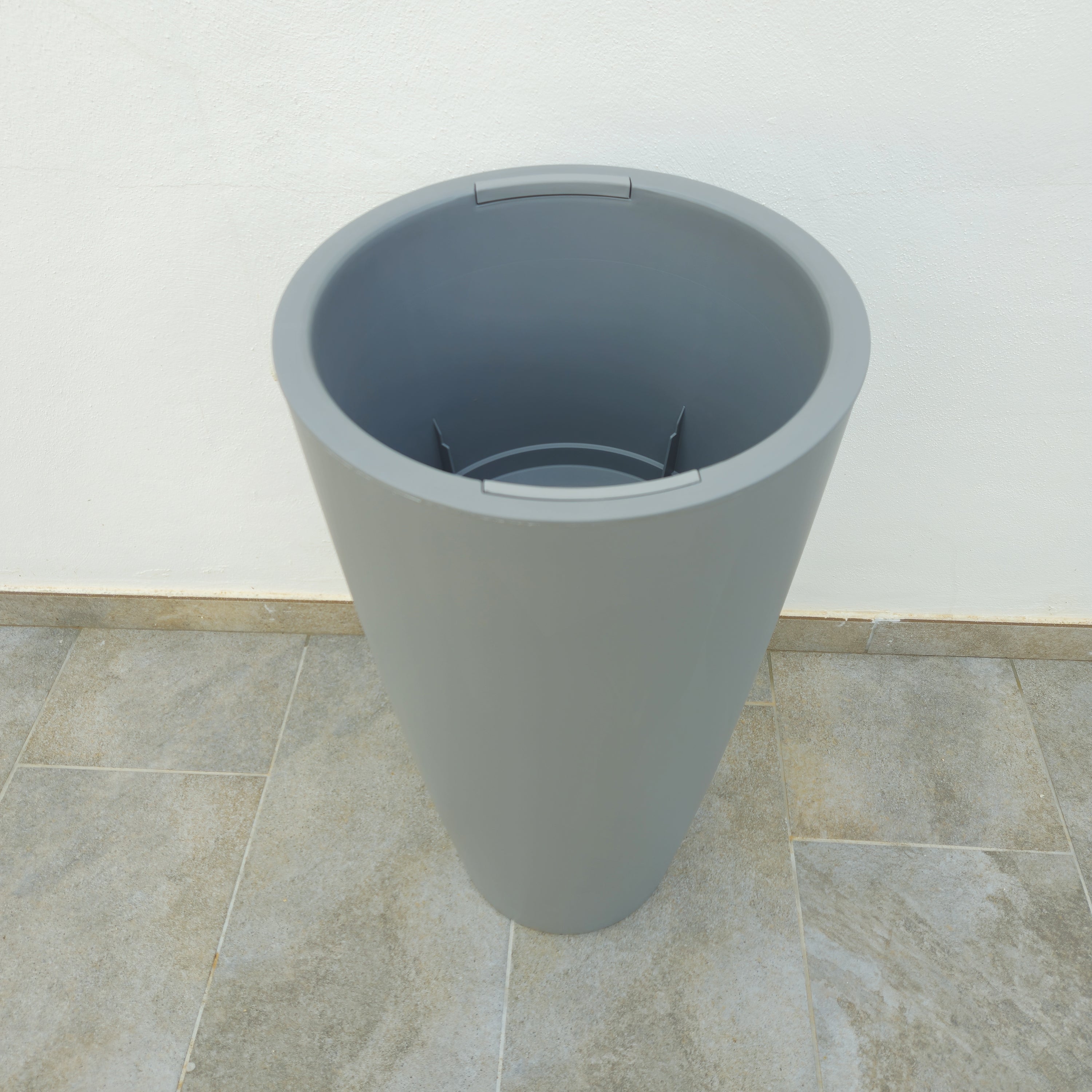 Vaso Style cm  36x70 H con palma artificiale -  colore: grigio - P01-V01-GRG