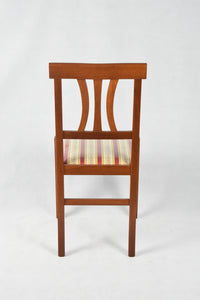 Set 2 Sedie Artemisia Tommychairs, struttura in legno di faggio color noce chiaro e seduta in tessuto lisere rosso