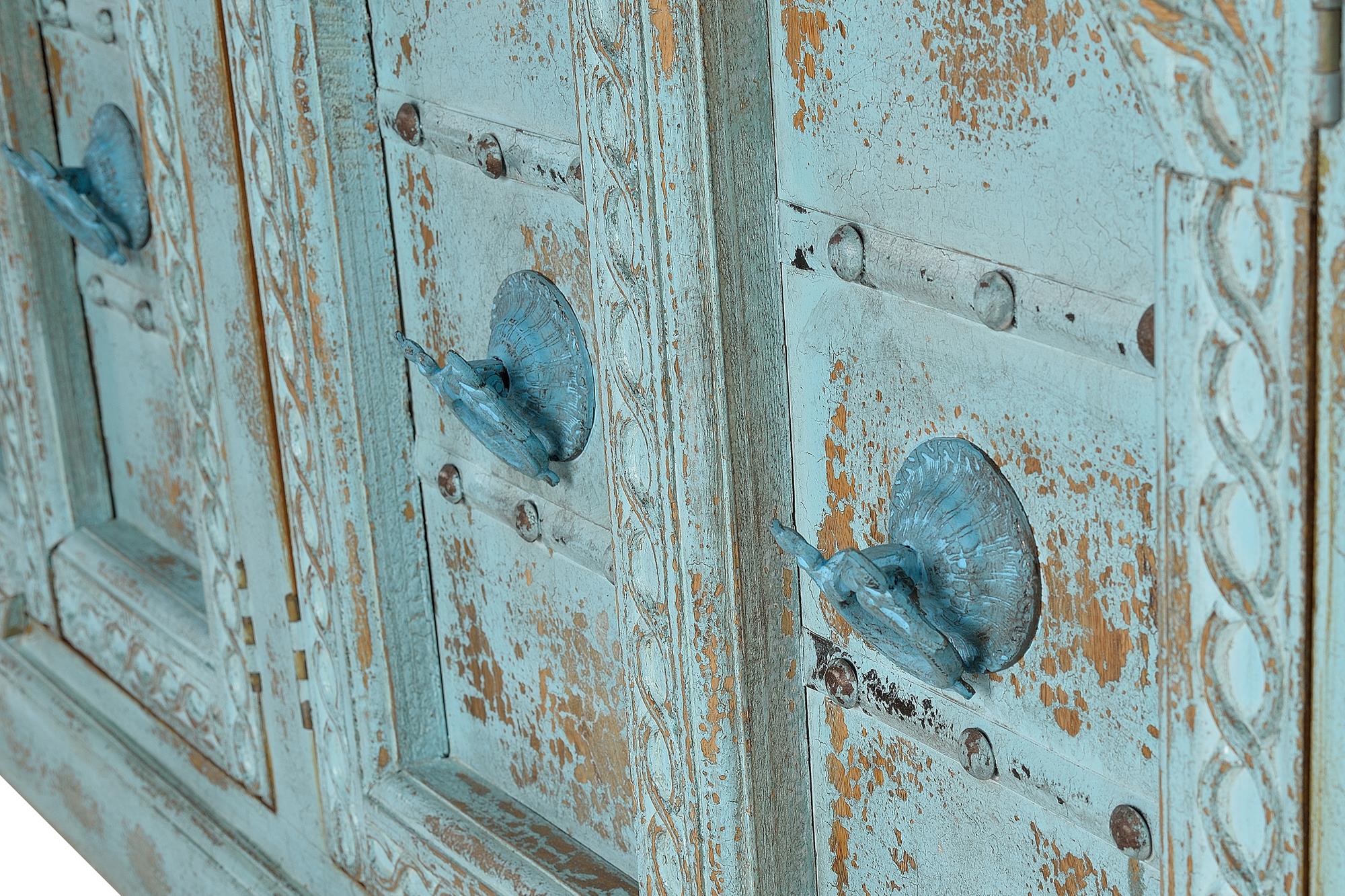 Credenza 4 ante in massello di mango intagliato verde acqua