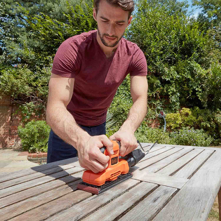 BLACK&DECKER LEVIGATRICE ORBITALE 150W BEW 220-QS