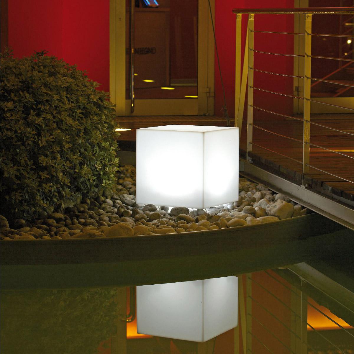 Cubo Luminoso da Giardino a LED 40x40 cm in Resina 5W Cube Bianco Caldo