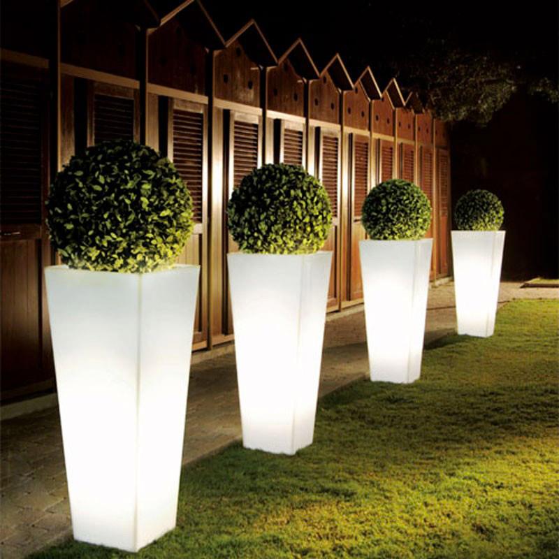 Vaso Luminoso da Giardino a LED 30x30x60 cm in Resina 5W Cedar Bianco Freddo