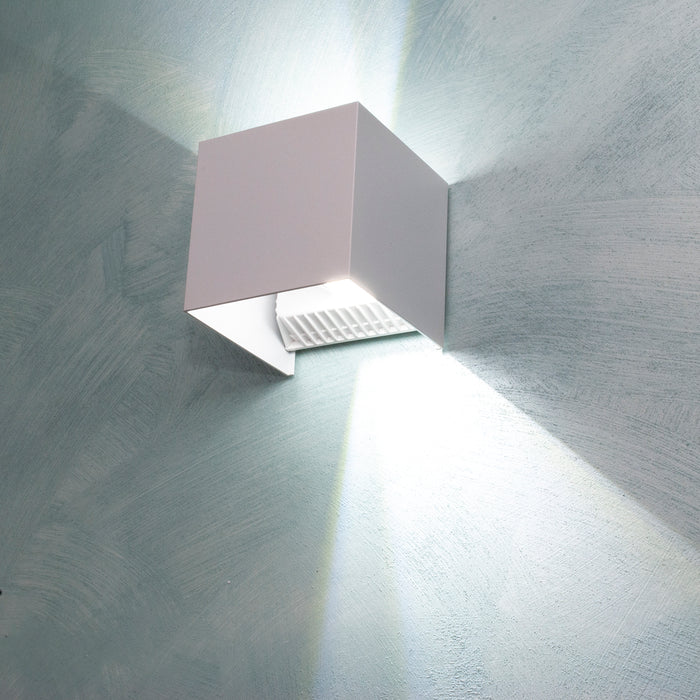 Applique cubo moderno esterni IP65 LED 22W doppio fascio parete 2000lm facciata casa albergo terrazzo 230V 4000K