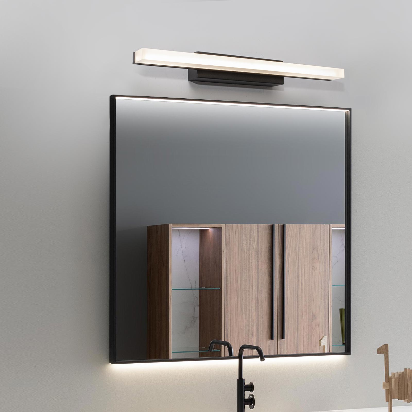 DAFNE Applique moderno NERO lampada parete LED 9W 4000K luce specchio luci specchiera bagno vetro satinato 230V