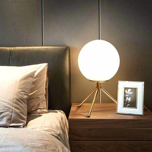 Lampada da tavolo tripode G9 sfera vetro bianco luce comodino scrivania ufficio camera letto colore bronzo dorato 230V