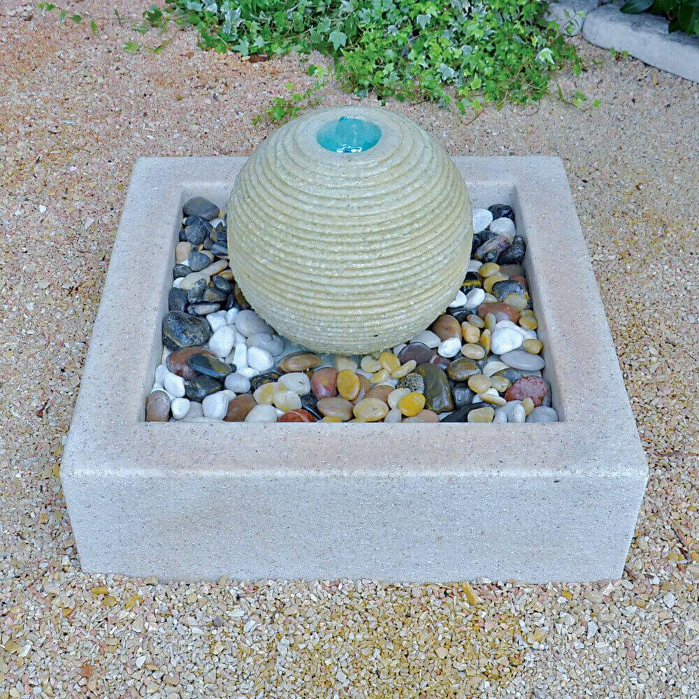 Sfera Cascata Artificiale da Giardino 65x65x48 cm in Resina con LED e Pompa Marmo