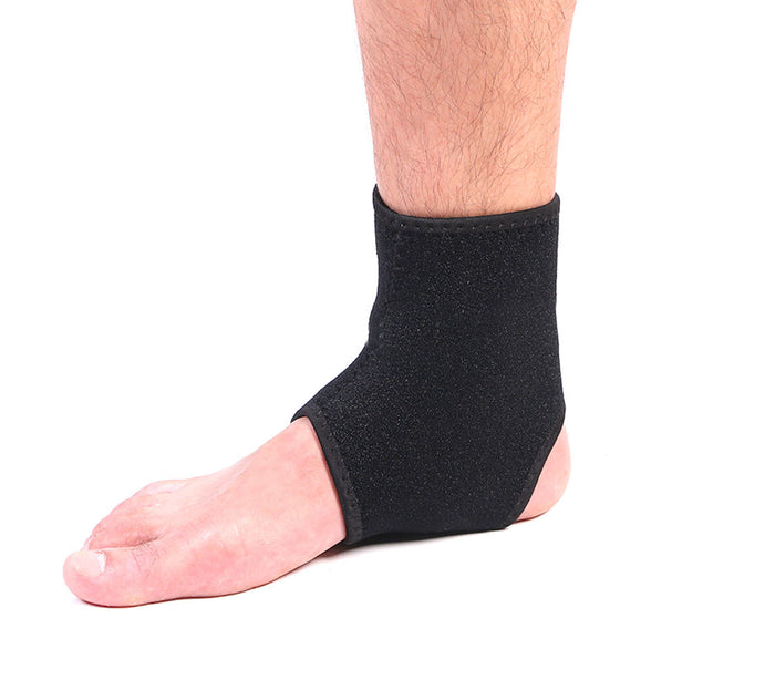 Supporto fascia in neoprene per caviglia doppia chiusura a strappo nera