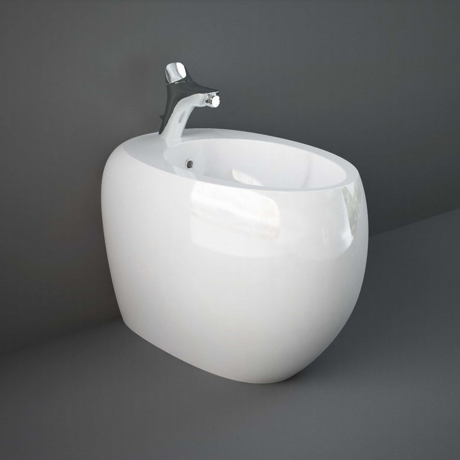 Coppia di sanitari filomuro con wc senza brida modello Cloud di Rak Ceramics compreso coprivaso cm 56