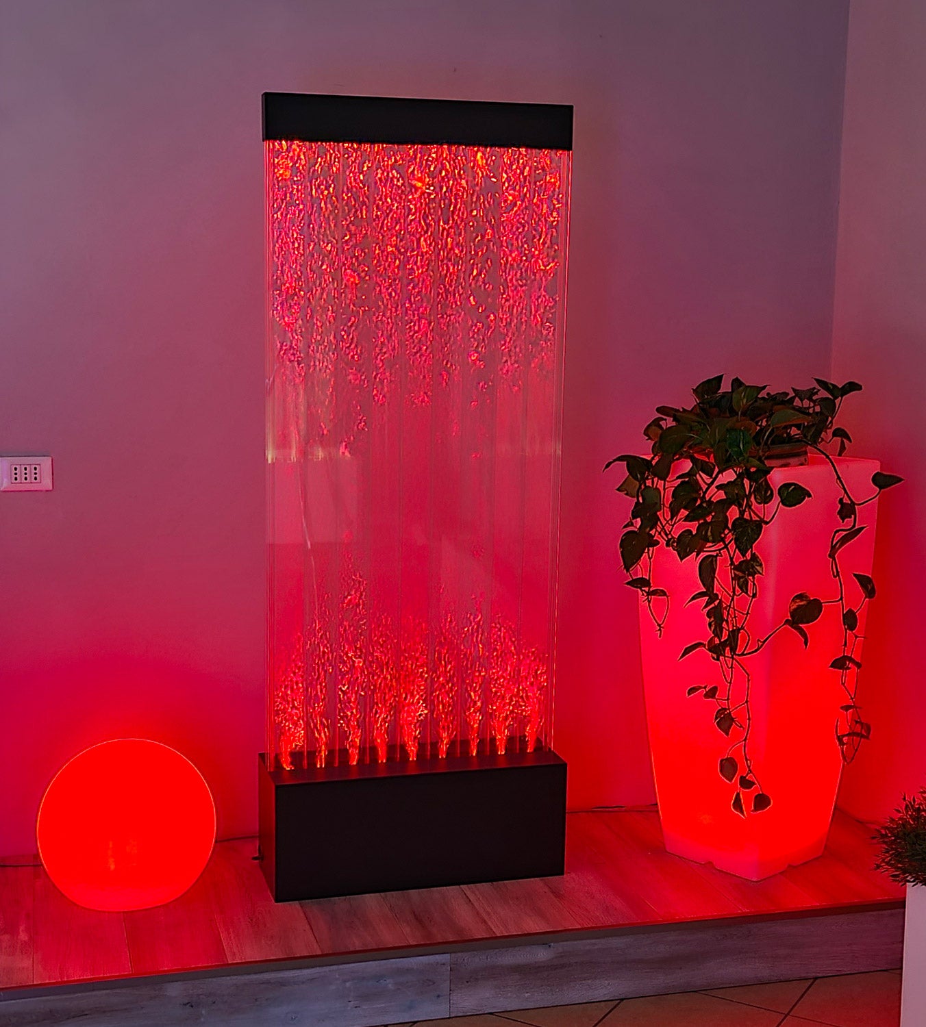 Muro d’Acqua con Bolle Verticali 70x180 cm in Plexiglas con LED Perlage Corallo Stretto