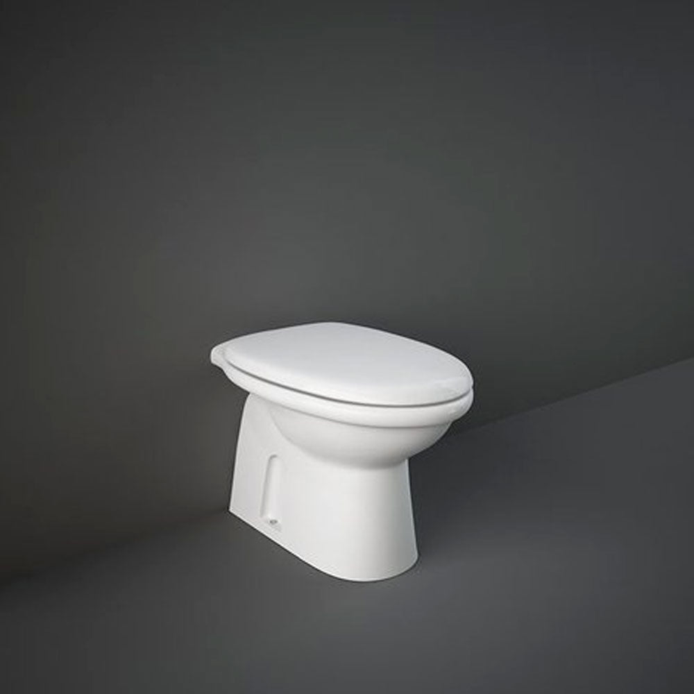 Sanitari bagno a terra distanziati da parete Rak Karla wc, bidet e sedile 