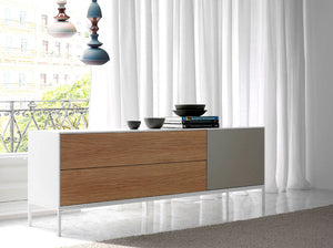 Credenza in legno bianco, rovere e acciaio bianco