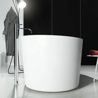 Vasca freestanding in Luxolid modello Marechiaro Tub. Linee tondeggianti, colore bianco