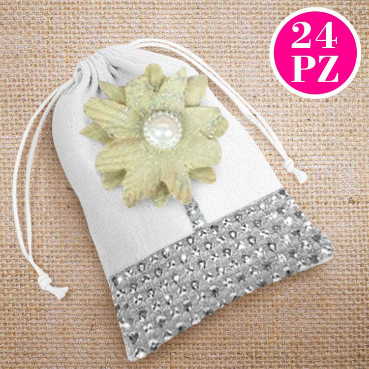 Set 24 Sacchetti in Tessuto Bianco con Fiore Strass Brillantini e Laccio 14x11cm