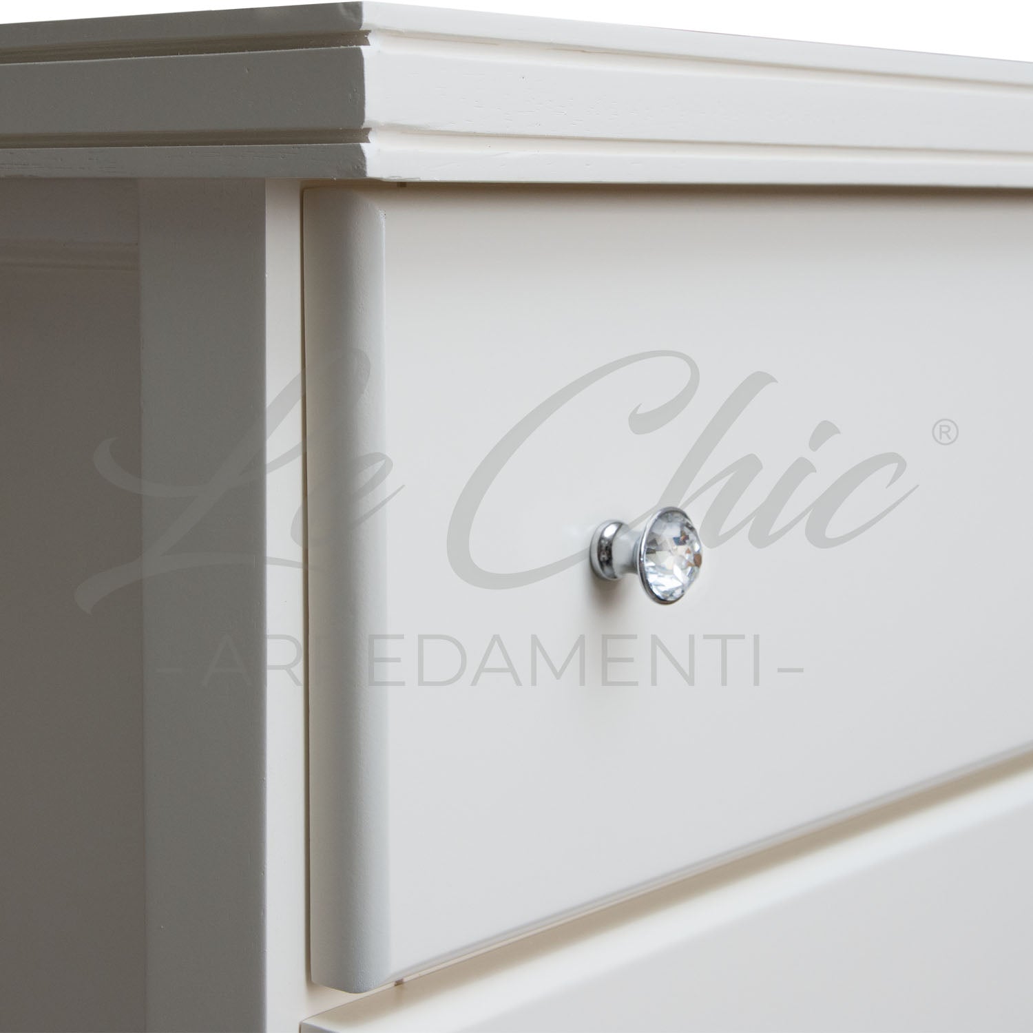 Cassettiera in legno bianco laccato contemporaneo