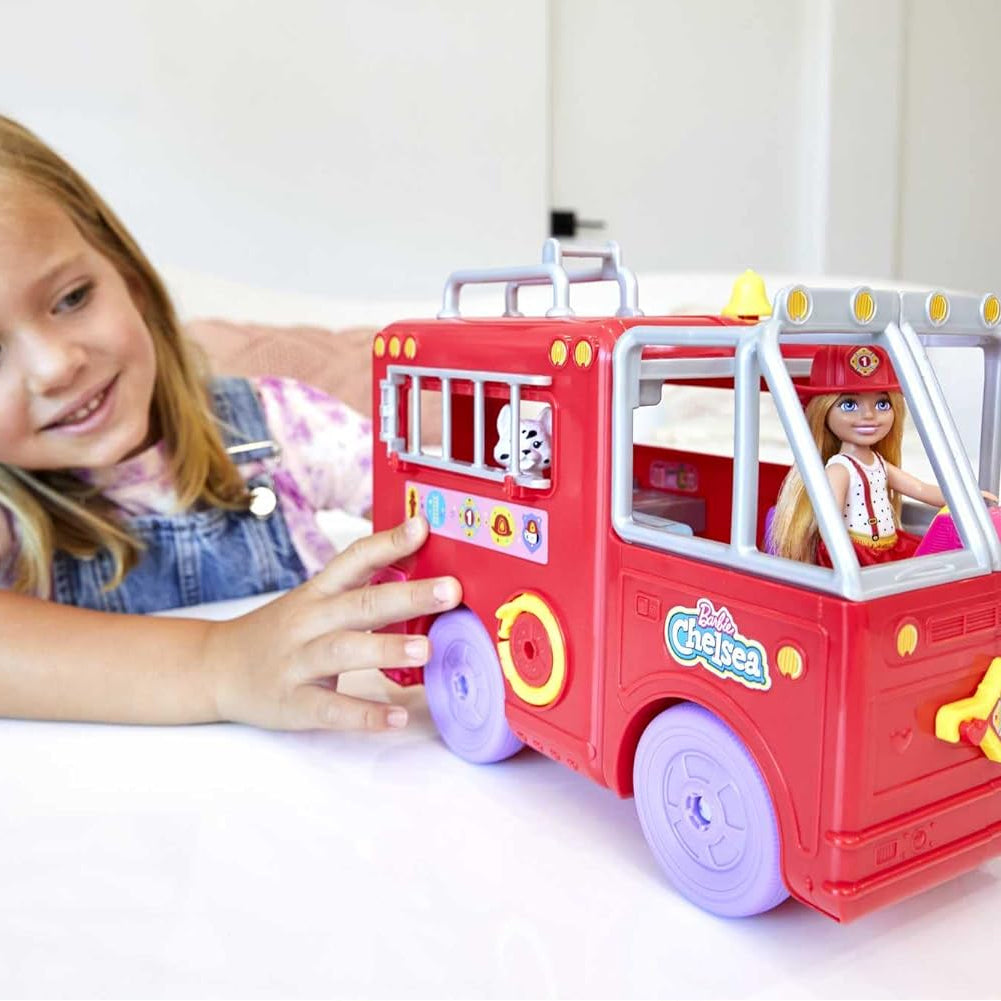 Barbie Chelsea Camion dei Pompieri Playset Bambola e Camion Pompieri Ripiegabile