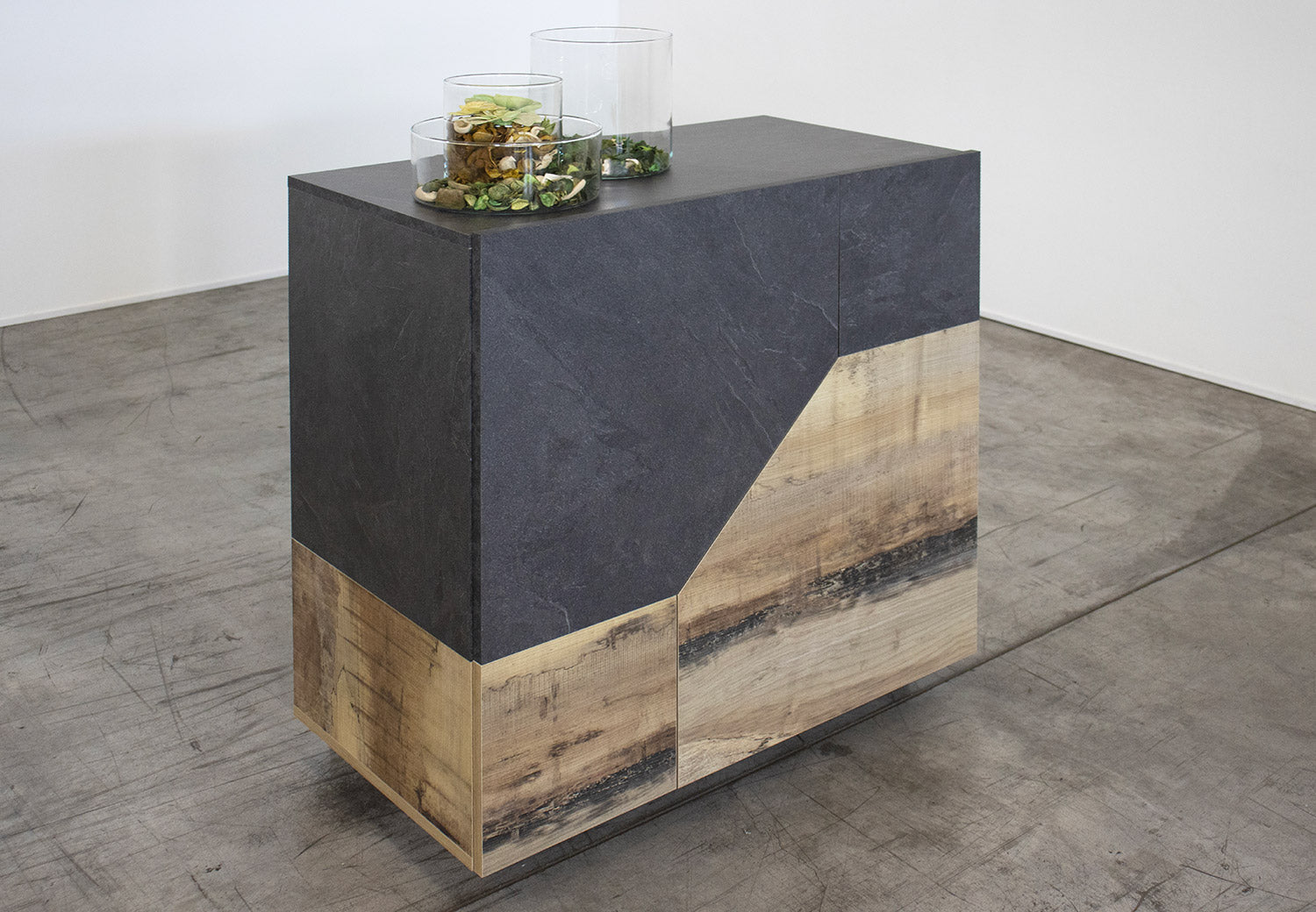 Credenza 2 Ante 79,5x43x86 cm Alien Ardesia e Acero Pereira