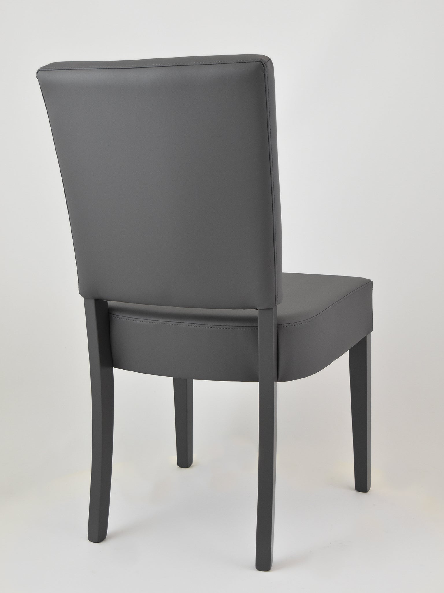 Set 2 sedie Genny Tommychairs, struttura in faggio verniciata in grigio scuro, imbottita e rivestita in finta pelle 