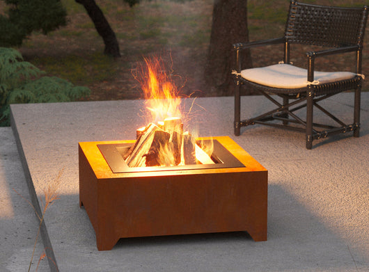 Braciere a Legna da Giardino 70x70x30 cm in Acciaio Rivestimento Corten 700 Square Ruggine