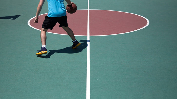  Pittura per pavimenti esterni ed interni e campi sportivi 4 L BIANCO- Pavimento di garage e pavimenti in cemento 