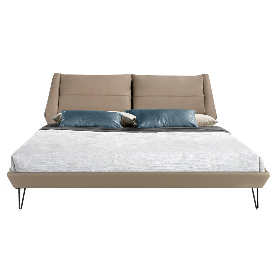 Letto matrimoniale 192x223x98 cm rivestito in similpelle con gambe in acciaio colore nero