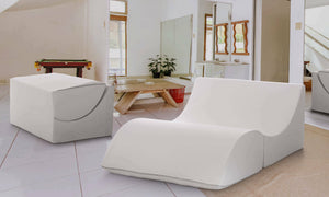 Letto pieghevole Annabella, Pouf trasformabile in letto matrimoniale, 100% Made in Italy, Pouf trasformabile in una chaise longue in ecopelle, cm 100x200h70, Bianco