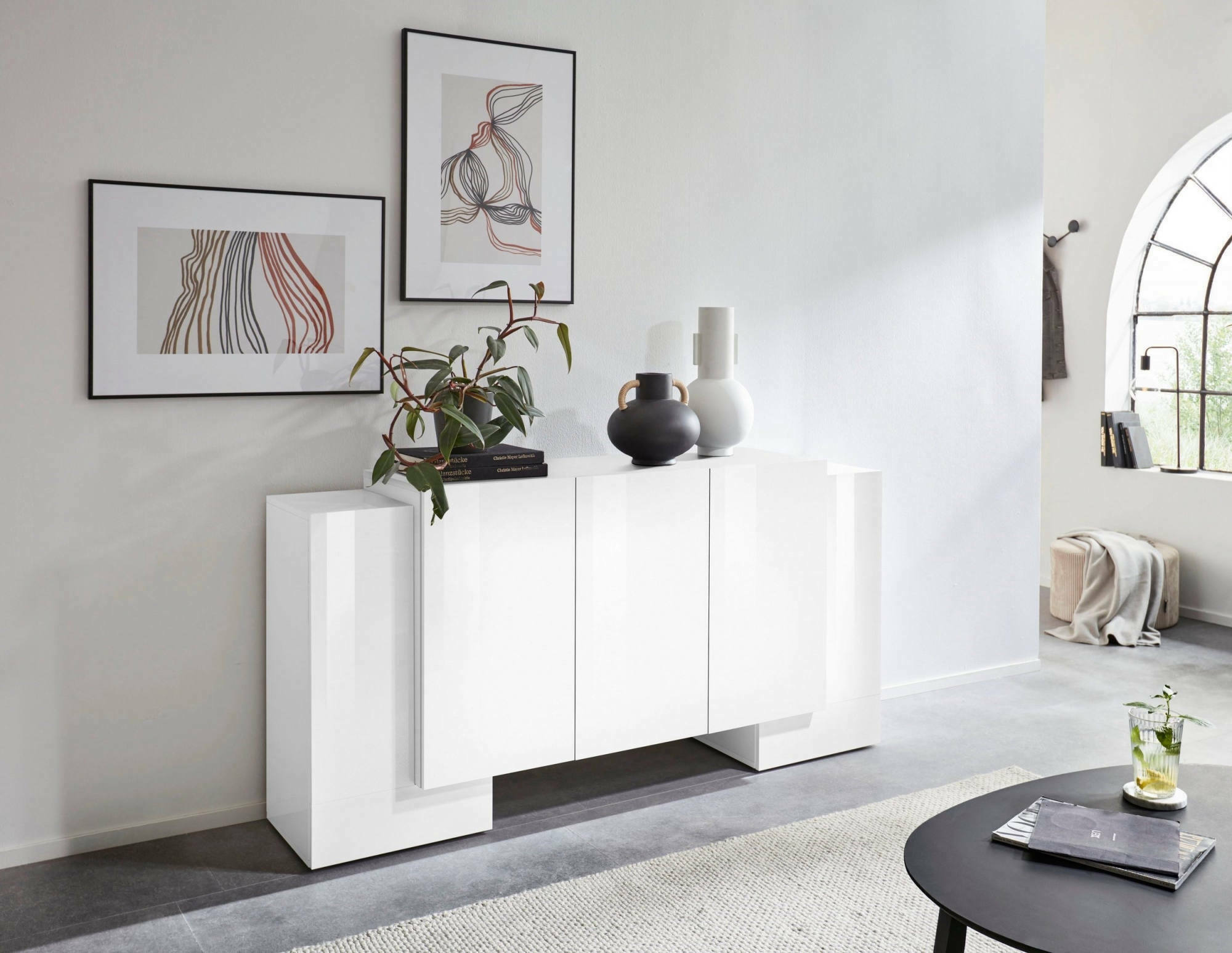 Credenza moderna a 5 ante, Made in Italy, Madia da cucina, Buffet di design da soggiorno, cm 170x45h85, Bianco lucido