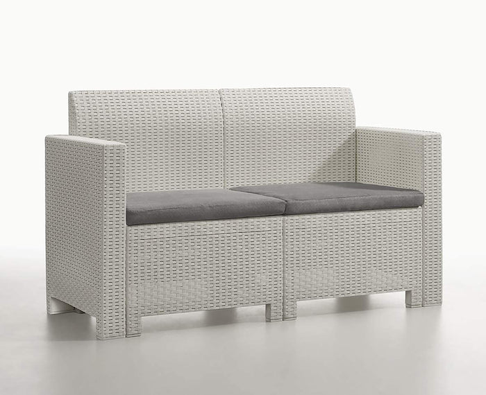 Salottino da esterno Venere, Set da giardino con cuscini, Salottino  effetto rattan, 100% Made in Italy colore Bianco