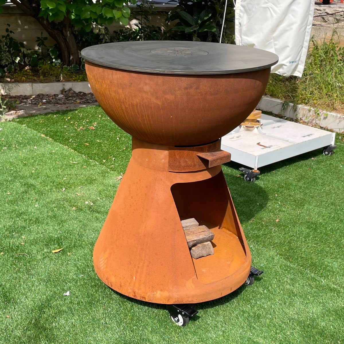 Barbecue a Legna e a Carbone Ø64xH91 cm in Acciaio Corten con Accessori Yucatán Marrone