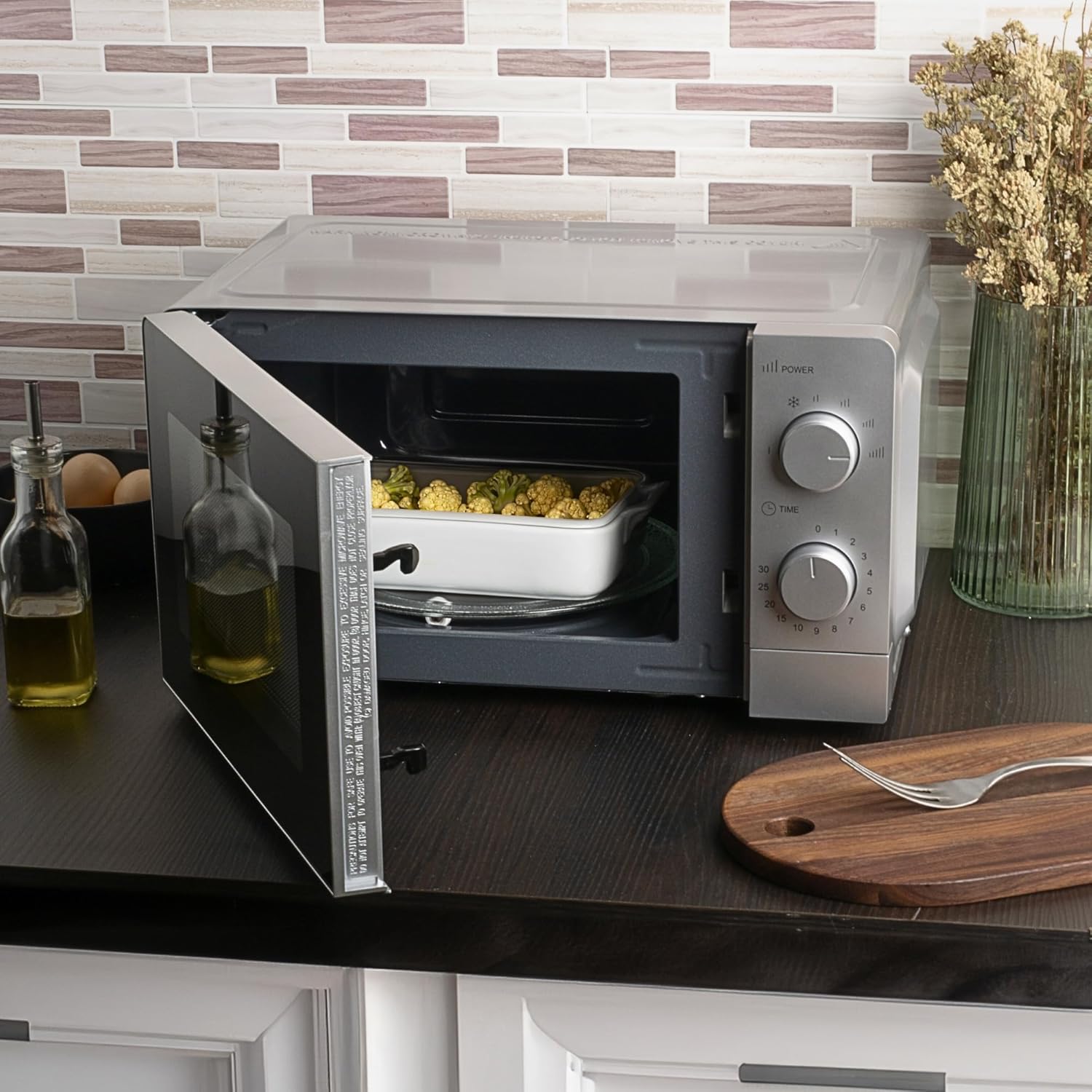 Innoliving Forno a Microonde INN-860 da 20L, 700W, Design Compatto con Funzione Scongelamento e Timer, Facile da Usare, Perfetto per Cucine di Piccole Dimensioni, Design Moderno