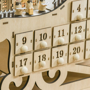 Calendario dell'Avvento  45x10x31 cm 24 Cassetti a Forma di Slitta e Luci a LED in Legno