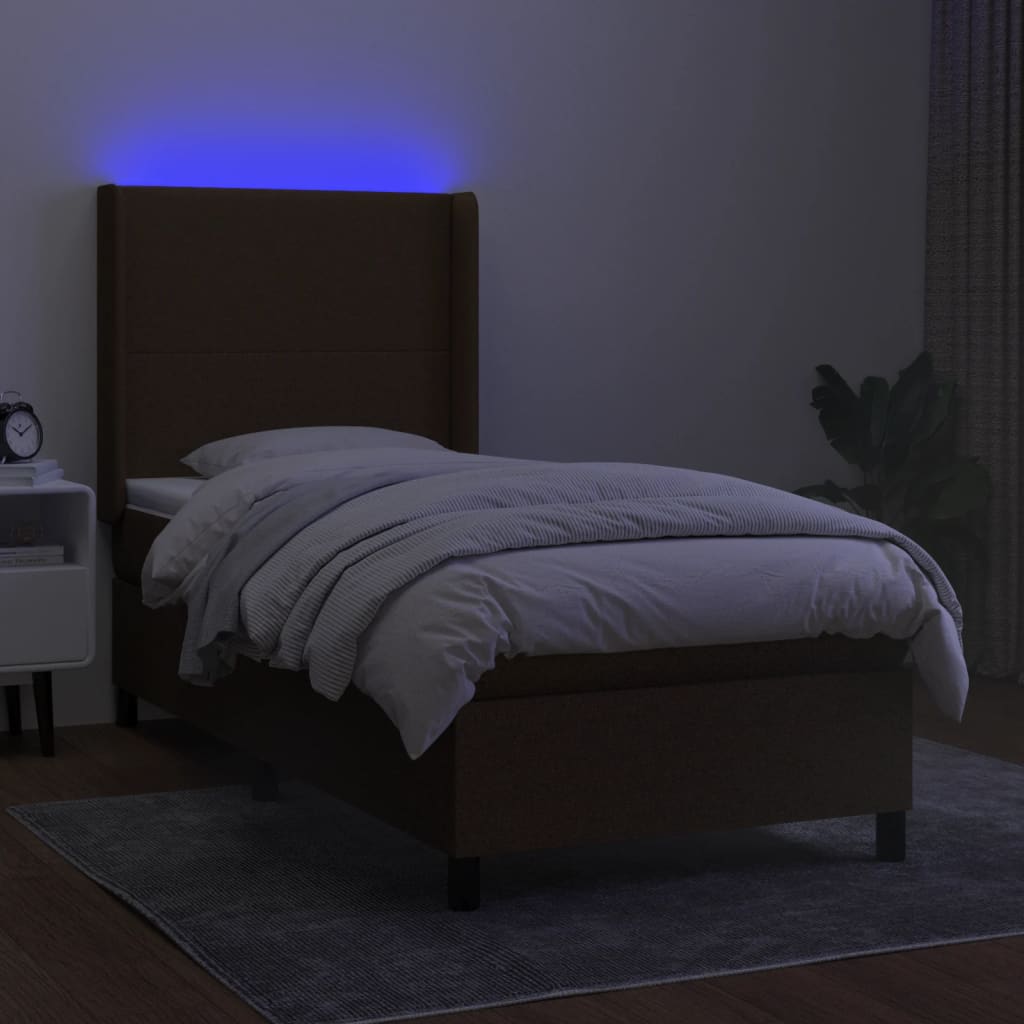 Letto a Molle Materasso e LED Marrone Scuro 90x190cm in Tessuto 3138120