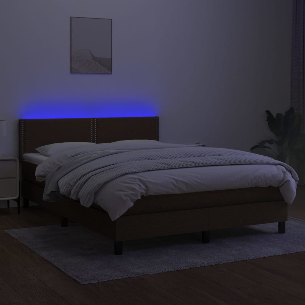 Letto a Molle Materasso e LED Marrone Scuro 140x200 cm Tessuto 3133080