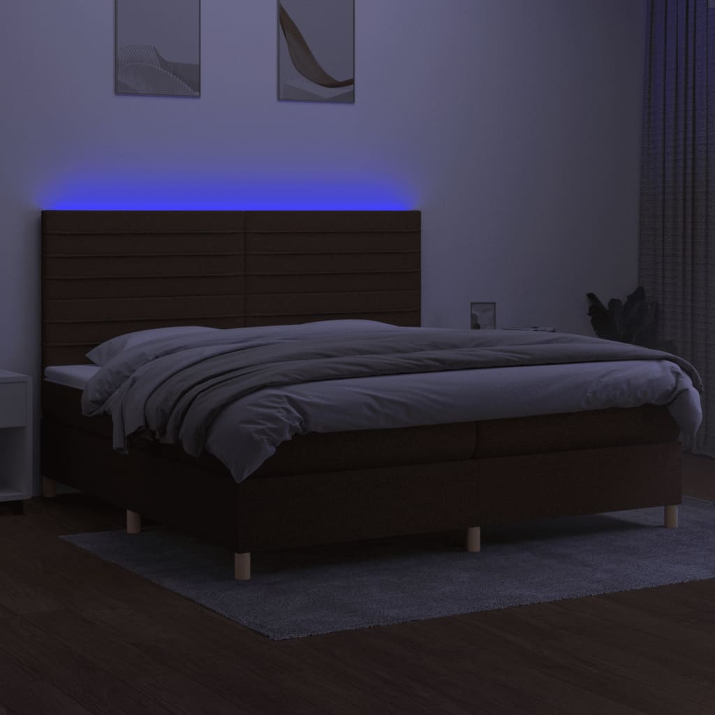 Letto a Molle Materasso e LED Marronescuro 200x200cm in Tessuto 3135544