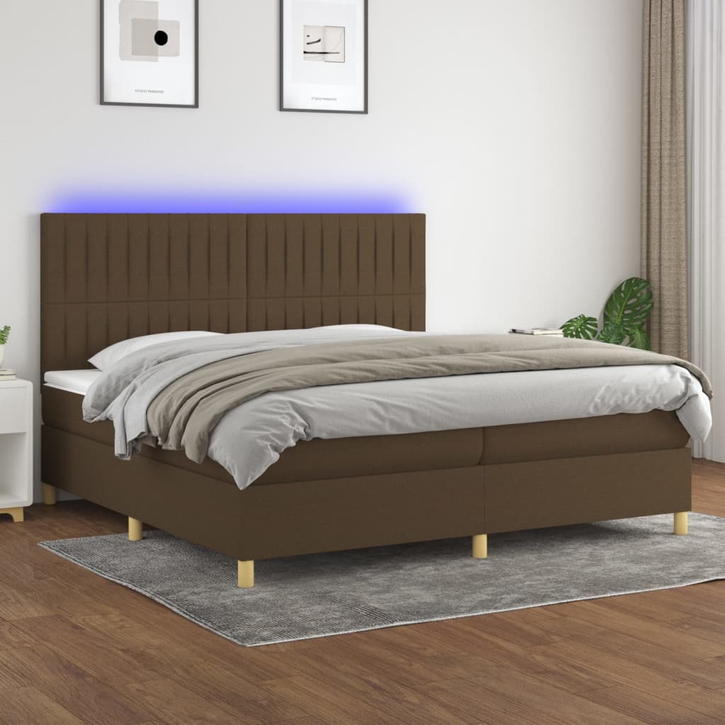 Letto a Molle Materasso e LED Marronescuro 200x200cm in Tessuto 3135624