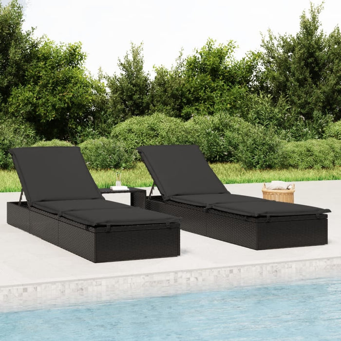 Lettini Prendisole 2pz con Tavolino Nero in Polyrattan 319636