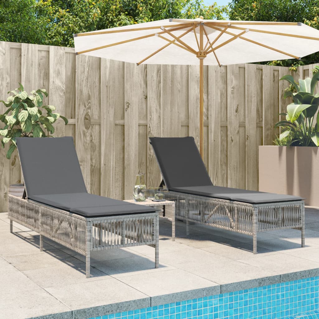 Lettini Prendisole 2pz con Tavolino Grigio Chiaro in Polyrattan 4002751