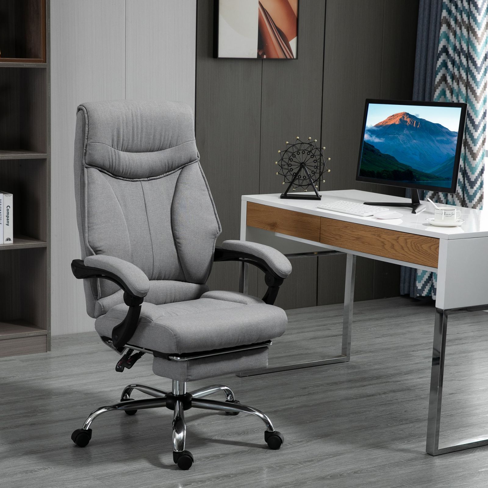 EasyComfort Sedia da Ufficio Ergonomica Girevole, Sedia da Scrivania con Rotelle, Poggiapiedi Retrattile e Reclinabile 135°, Altezza Regolabile, Grigio