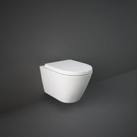 Vaso WC Sospeso Rak Resort In Ceramica con Sistema Rimless Sedile con Coperchio Originale