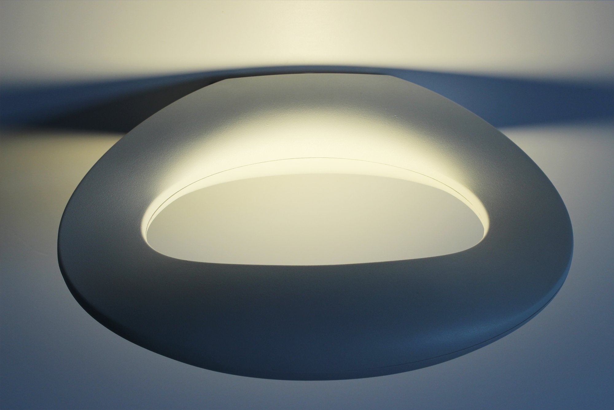 Applique Led Da Parete Ophelia 10W Bianco Caldo Ovale Design Moderna Carcassa Bianca SKU-8307