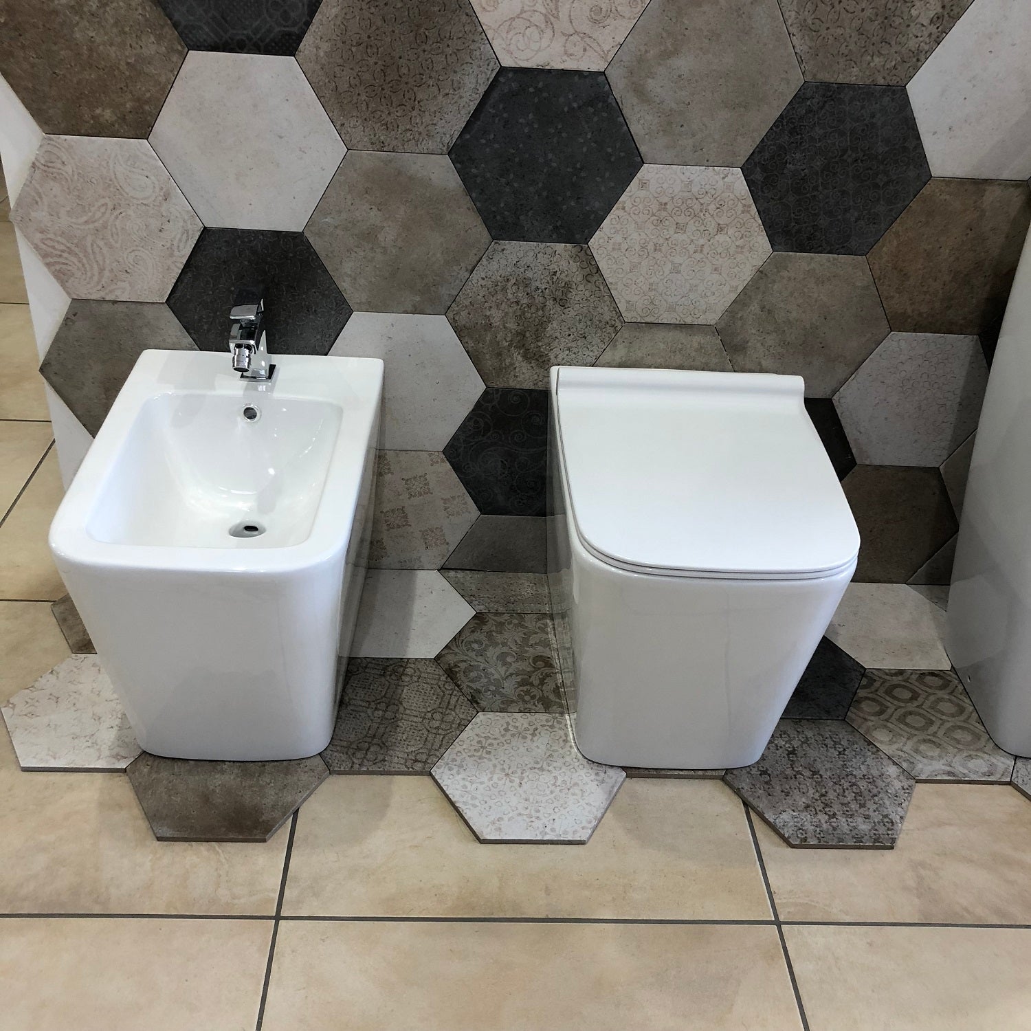 Coppia di sanitari wc e bidet a terra ceramica SICENA SQUARED