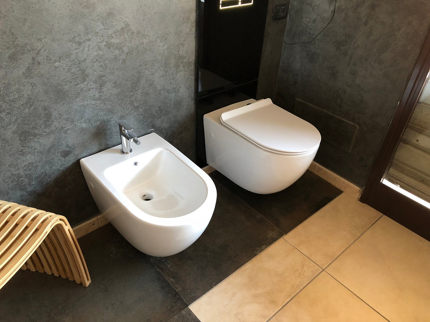 Coppia di sanitari wc e bidet sospesi ceramica SICENA NEBET