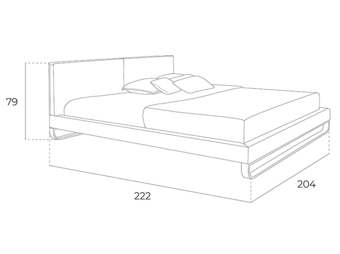 Letto rivestito in similpelle con gambe in acciaio lucido