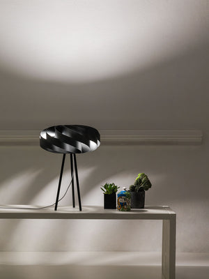 Lampada Da Tavolo Con Treppiede 1 Luce Flat In Polilux Nero Made In Italy