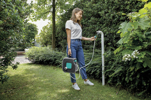 AQUABAG STYLE AZZURRO, mini avvolgitubo per giardino,11,5M tubo,lancia 8 getti,raccordi,appendibile,Made in Italy