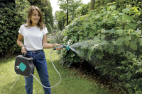 AQUABAG STYLE AZZURRO, mini avvolgitubo per giardino,11,5M tubo,lancia 8 getti,raccordi,appendibile,Made in Italy