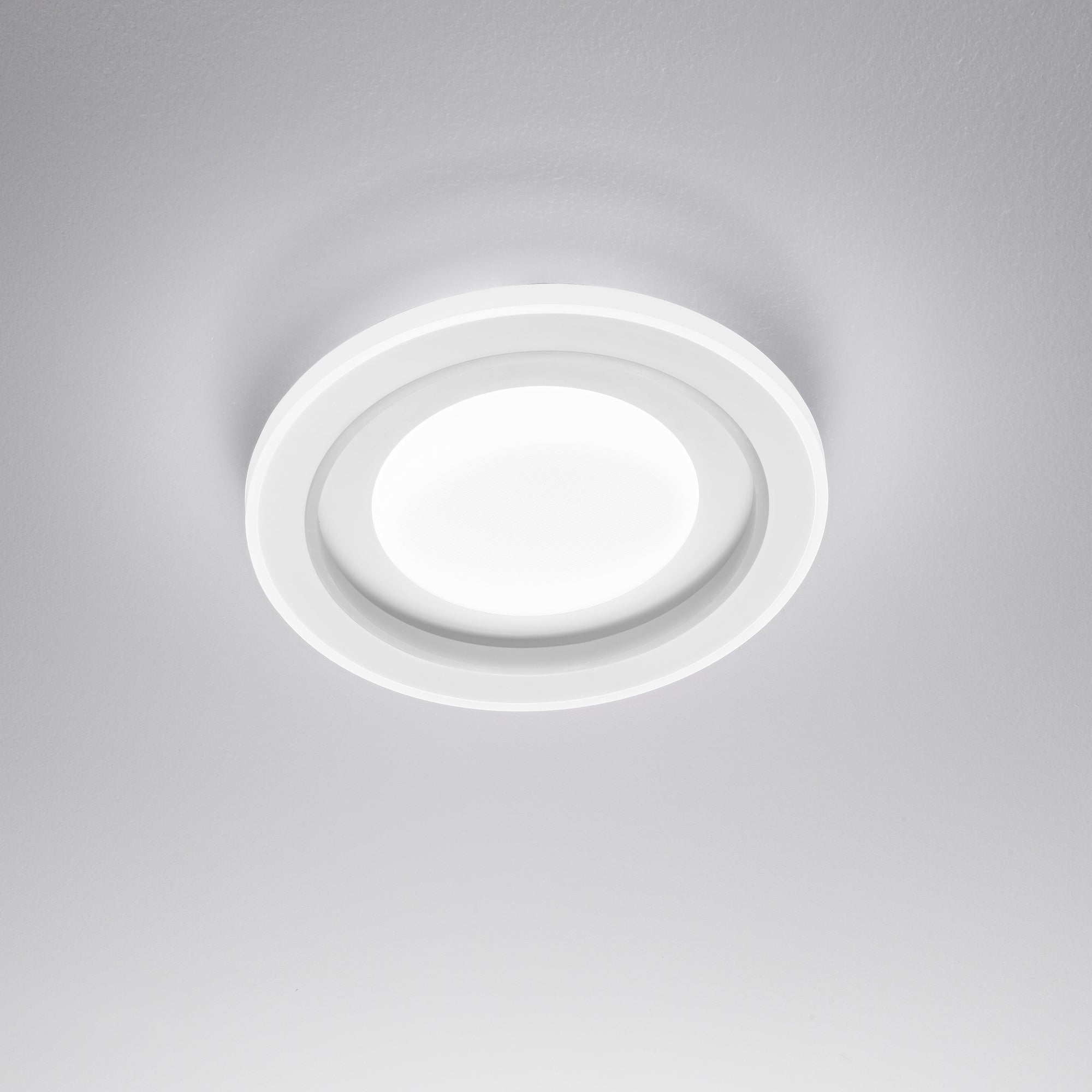 Plafoniera LED DYGITAL tonda in metallo bainco dimmerabile CCT e RGB con telecomando incluso 50 cm.