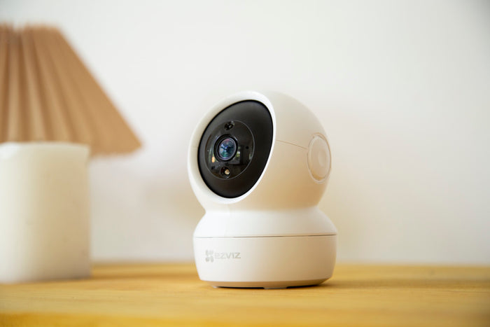 Telecamera Wi-Fi Interno 1080p Videocamera Sorveglianza Interno, Rotazione a 360°, Visione Notturna EZVIZ C6N 