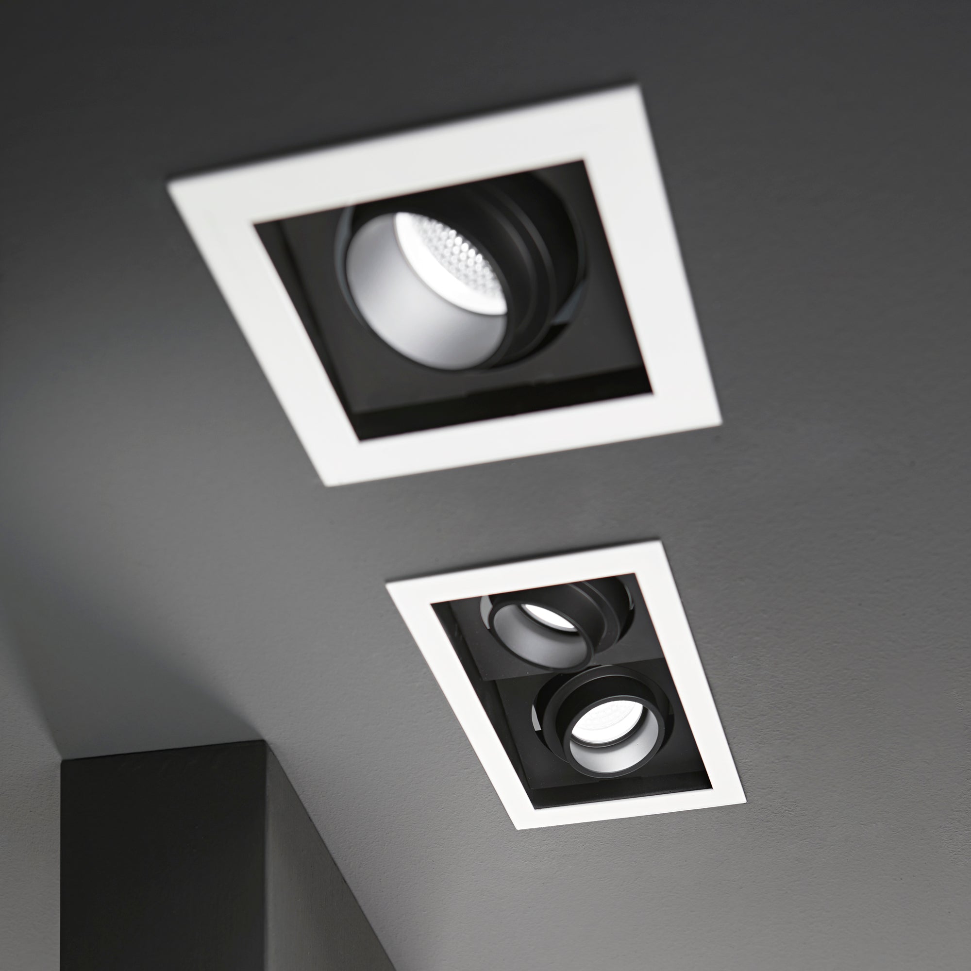 Incasso LED APOLLO antiriflesso nero con luce orientabile 20W luce naturale